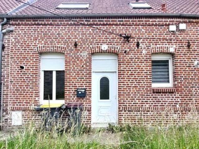 CAUDRY 59: MAISON DE VILLE UNE CHAMBRE, JARDINET