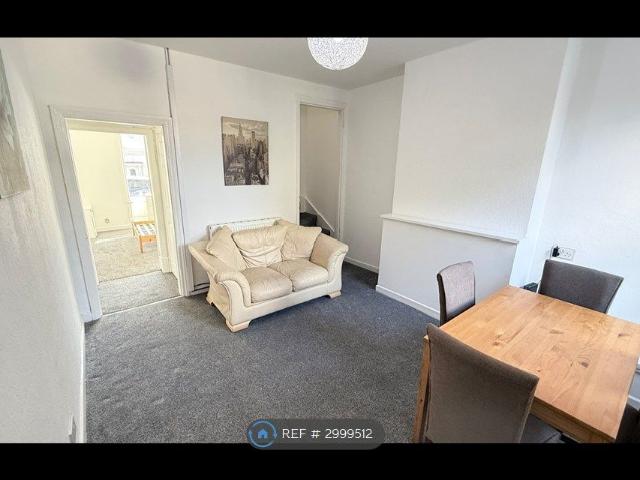 Causeway Green Road, Oldbury B68, 4 bed semi detached house to rent, £1,250 pcm | PrimeLocation