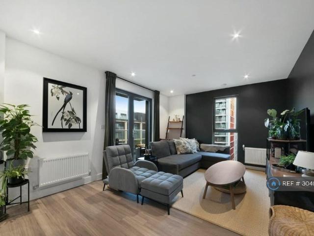 Causeway House, London, SW18 2 bed flat to rent £3,000 pcm £692 pw