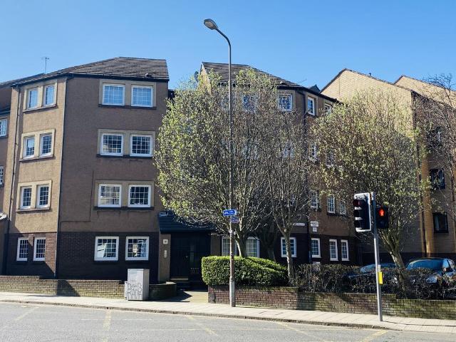 Causewayside, Edinburgh EH9 2 bed flat to rent £1,495 pcm £345 pw