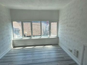 Causeyware Road, Edmonton N9, 3 bed flat to rent, £2,150 pcm | PrimeLocation