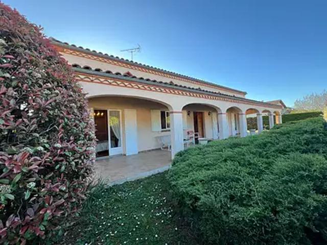 Caussade 82300 Achat / Vente maison 5 pièces t5 au dernier étage terrasse