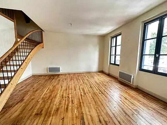 Caussade 82300 Location appartement 4 pièces t4 au dernier étage