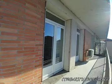 Caussade 82300 Location appartement 1 pièce t1 parking