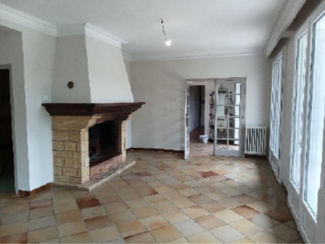 CAUSSADE maison T5 proche commodités