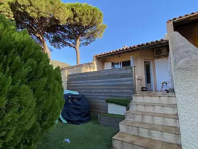 Cavalaire sur Mer 83240 Location maison 3 pièces t3 piscine terrasse