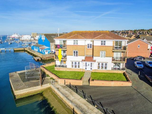 Cavalier Quay, East Cowes PO32, 2 bed flat to rent, £945 pcm | PrimeLocation