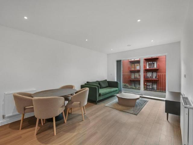Cavalry Court, London SE18 1 bed apartment to rent £2,000 pcm £462 pw