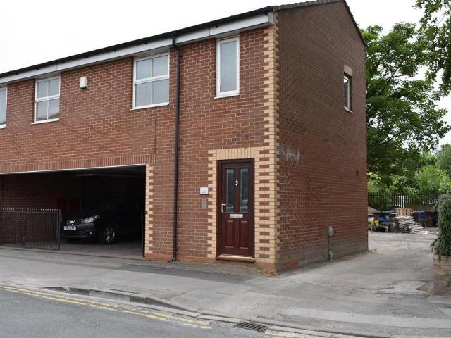 Cave Street, Hull 2 bed duplex to rent £650 pcm £150 pw