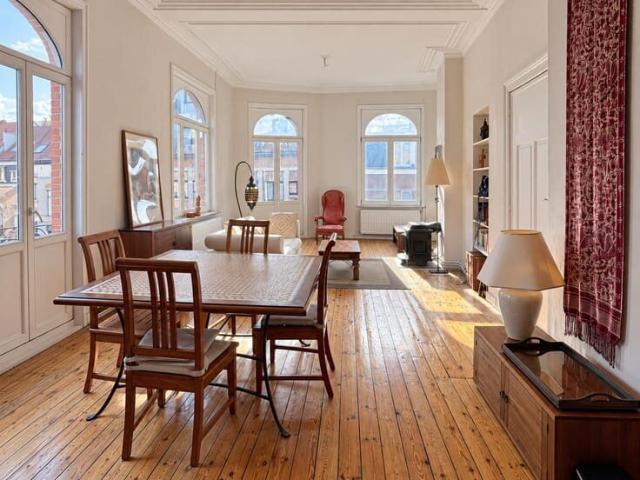 Cavell / Brugmann: Beautiful bright apartment