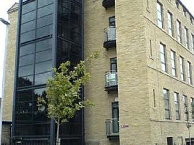 Cavendish Court, Bradford BD11, 2 bed flat to rent, £895 pcm | PrimeLocation
