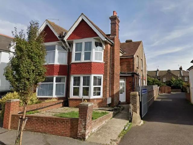 Cavendish Avenue, Eastbourne BN22, 6 bed shared accommodation to rent, £5,040 pcm | PrimeLocation