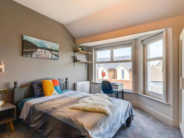 Cavendish Avenue, Eastbourne, BN22 1 bed semi detached house to rent £768 pcm £177 pw