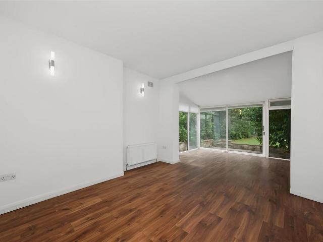 Cavendish Avenue, Finchley, N3 2 bed apartment to rent £2,350 pcm £542 pw