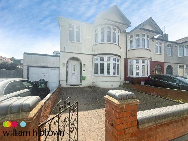 Cavendish Gardens, Barking IG11, 3 bed property to rent, £2,200 pcm | PrimeLocation