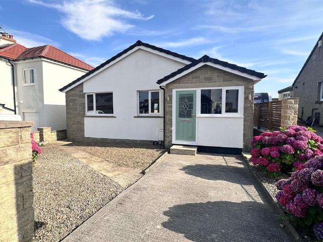 Cavendish Drive, Eldwick BD16, 3 bed detached bungalow to rent, £1,450 pcm | PrimeLocation