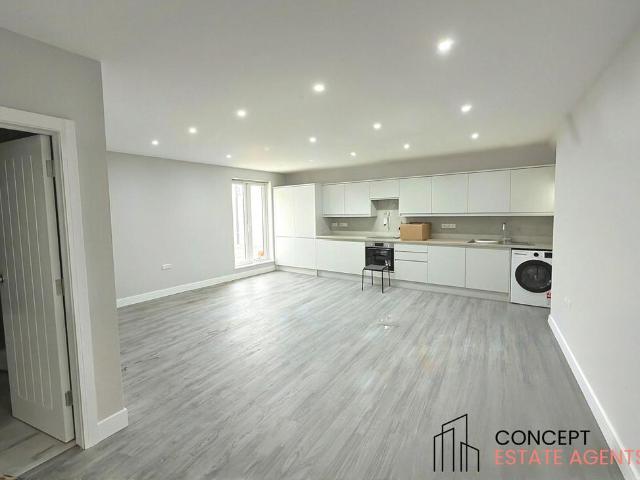 Cavendish House, Cavendish Avenue. 1 bed apartment to rent £1,650 pcm £381 pw