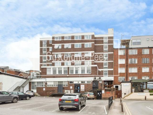 Cavendish House, Guildford, GU1 1 bed flat to rent £1,400 pcm £323 pw
