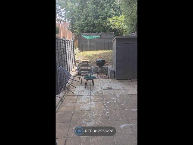 Cavendish House, Redhill RH1, 1 bed flat to rent, £1,350 pcm | PrimeLocation