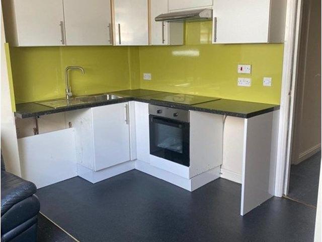 Cavendish Street, Keighley BD21, 2 bed flat to rent, £580 pcm | PrimeLocation