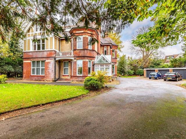 Cavendish Place, Bournemouth BH1, 2 bed flat to rent, £1,200 pcm | PrimeLocation