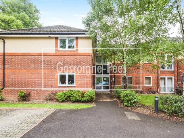 Cavendish Place, Guildford, GU2 2 bed flat to rent £1,650 pcm £381 pw