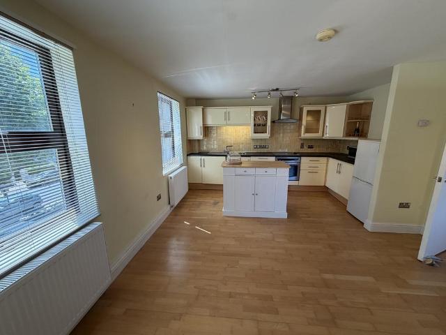 Cavendish Road 1 bed flat to rent £1,850 pcm £427 pw