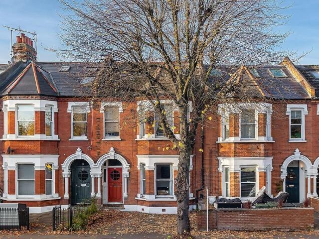 Cavendish Road, Balham, London, SW12 2 bed flat to rent £3,100 pcm £715 pw