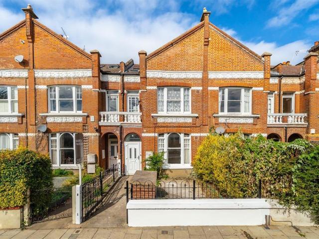 Cavendish Road, Balham SW12, 2 bed flat to rent, £2,500 pcm | PrimeLocation