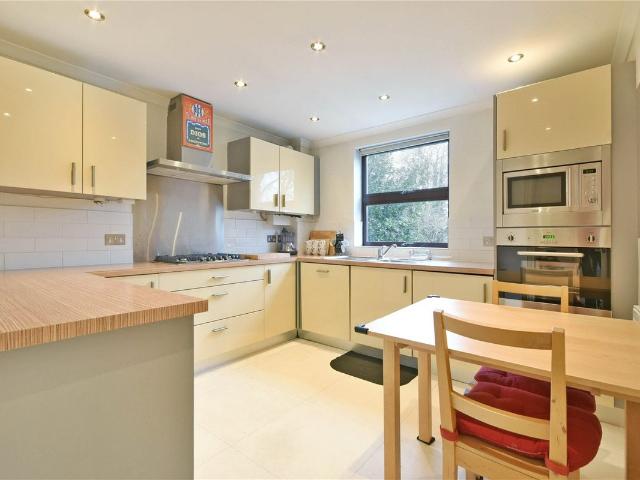 Cavendish Road, Brondesbury NW6, 2 bed flat to rent, £2,250 pcm | PrimeLocation