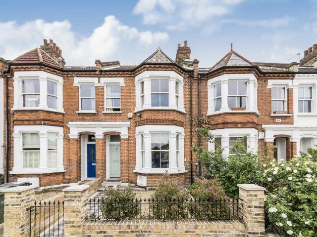 Cavendish Road, London SW12 3 bed house to rent £4,250 pcm £981 pw