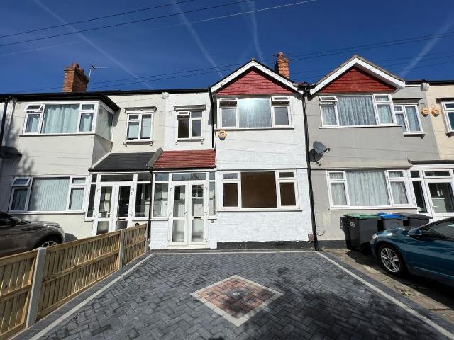 Cavendish Road, New Malden KT3, 3 bed terraced house to rent, £2,500 pcm | PrimeLocation