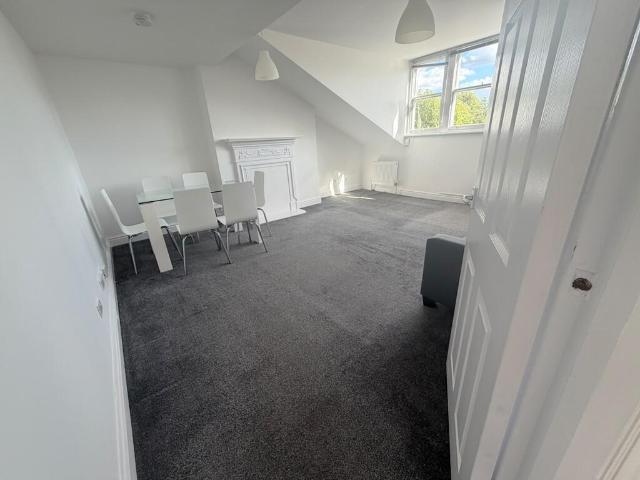 Cavendish Road, NW2, London 2 bed apartment to rent £2,500 pcm £577 pw