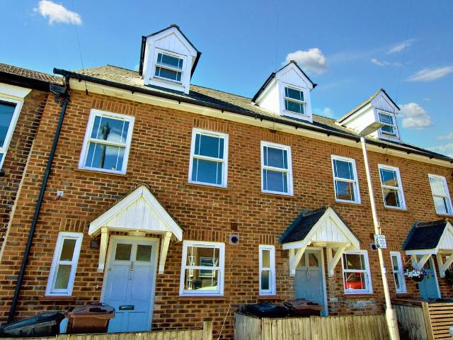 Cavendish Road, St Albans AL1, 3 bed town house to rent, £2,400 pcm | PrimeLocation
