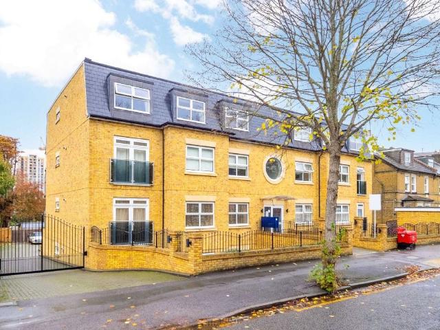 Cavendish Road, Sutton SM2, 2 bed flat to rent, £1,850 pcm | PrimeLocation