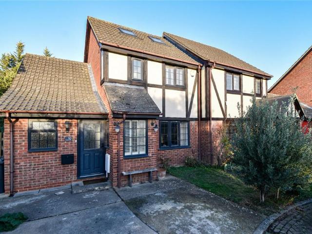 Cavesson Court, Cambridge, CB4 4 bed detached house to rent £2,500 pcm £577 pw