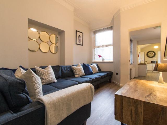 Cawdor Road, Manchester M14, 7 bed terraced house to rent, £763 pppm | PrimeLocation