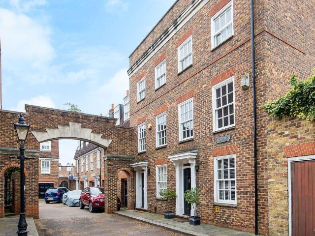 Caxton Mews, Brentford TW8, 4 bed property to rent, £5,000 pcm | PrimeLocation