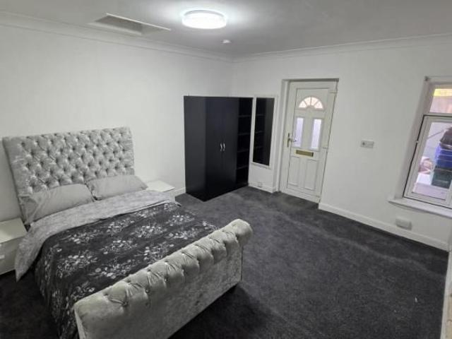 Cayton Road, Greenford UB6, Studio to rent, £1,000 pcm | PrimeLocation