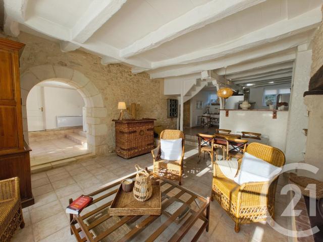 Cazals, située au cœur de cette charmante bastide, cette mai. 203m² Cazals