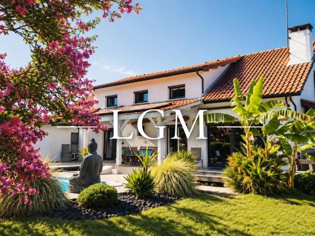 Cazaux – Élégante propriété familiale de 250 m² avec piscine. 250m² Cazats