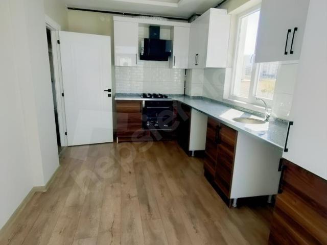 CAZİP'TEN ÜNİVERSİTE YAKINI ARA KAT KOMBİLİ SIFIR KİRALIK