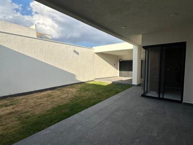 CAÑADA DEL REFUGIO SUR CASA NUEVA EN VENTA LEON GTO