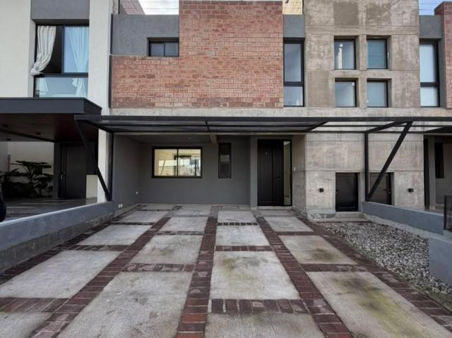 CAÑUELAS CHICO DUPLEX DE CATEGORIA EN ALQUILER 3 DORMITORIOS BARRIO CERRADO