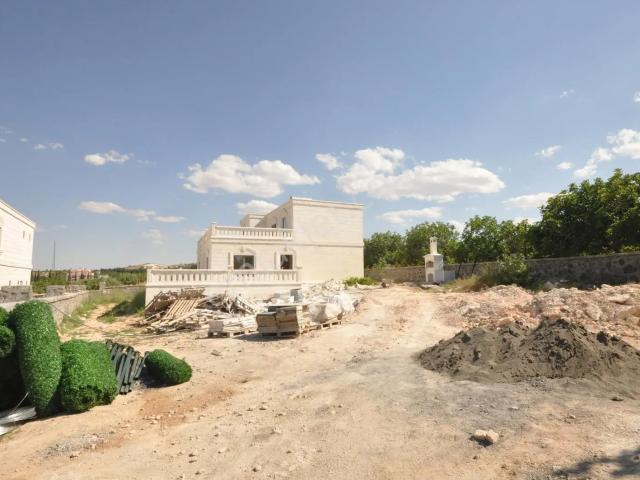 Cb Acar'dan Karaköprü Gölpınarda Site İçinde Satılık Lüks Villa