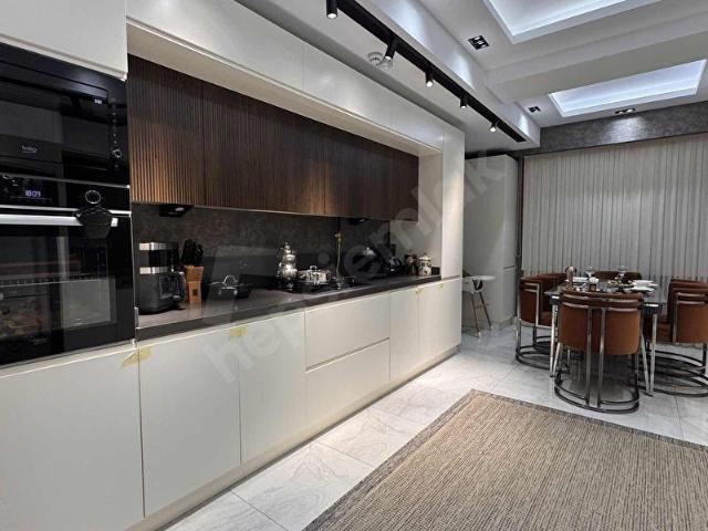 35M PAYİTAHT KONAKLARI'NDA KÖŞE BAŞI K.OTOPARKLI 4+1 DAİRE