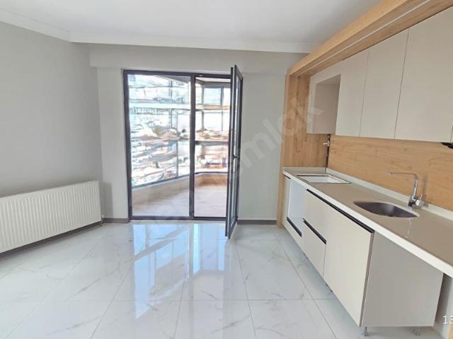 CB ÇİZGİ GÜRLER 120M2 SATILIK SIFIR 3+1