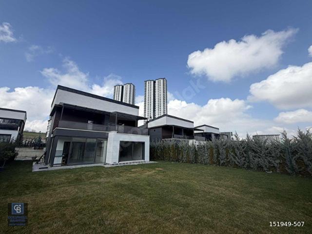 CB NEW YAŞAM'DAN MERİT YAŞAMKENTTE 500 M2 BAHÇELİ 6+2 VİLLA