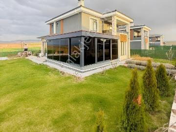 Cb Premıum'dan Kayı Mahallesi'nde Full Eşyalı Yapılı 4+1 Villa