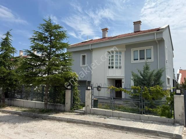 Cb Sıtkı Şimşek'ten Gölbaşı Kırevleri Sitesi'nde Kiralık Villa